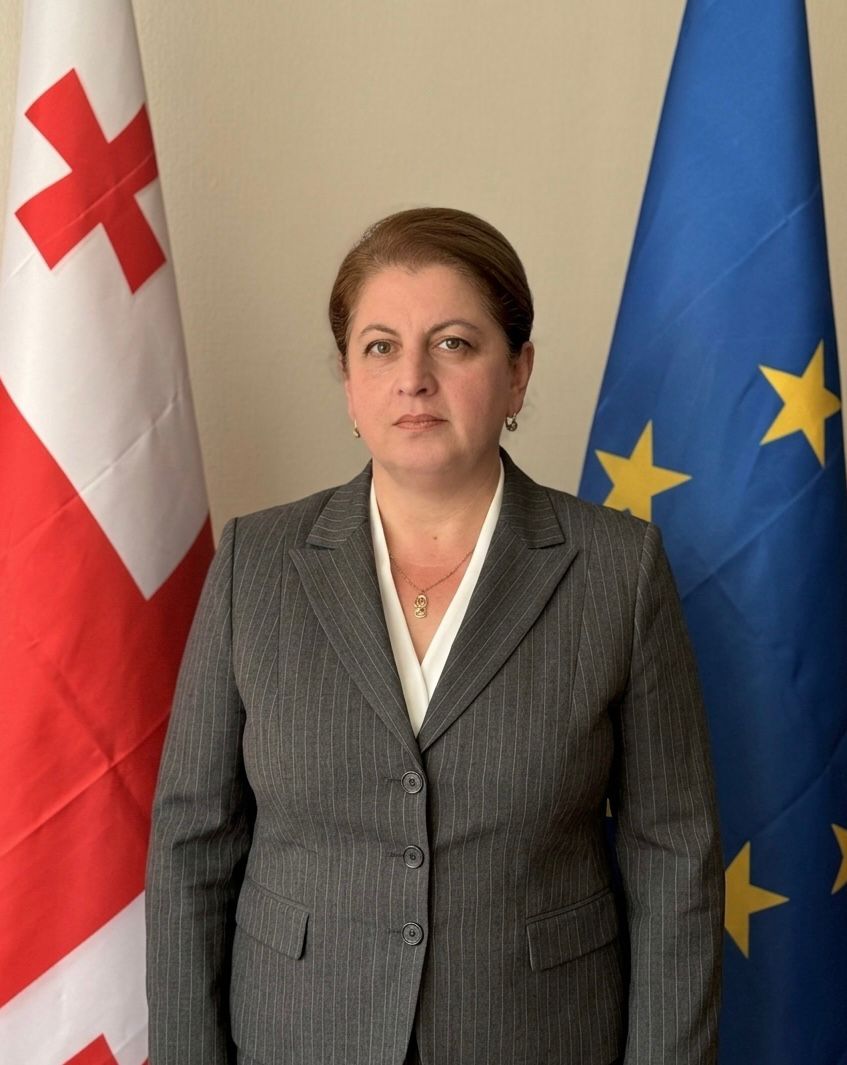 თინათინ შავლაყაძე